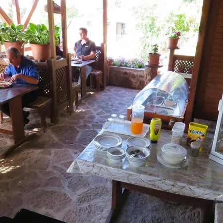 Prima Porta Vendeghaz Guest house 4*