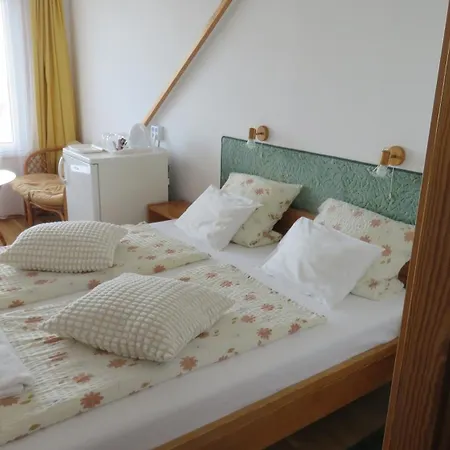 Prima Porta Vendeghaz 3* Balatonalmádi